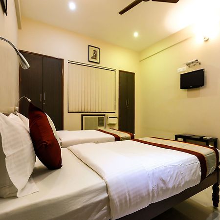 Oyo Flagship 12665 Chrompet Hotel Ченай Екстериор снимка